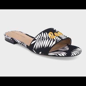 Black and White Leaf Pattern Women's Slide Sandals
